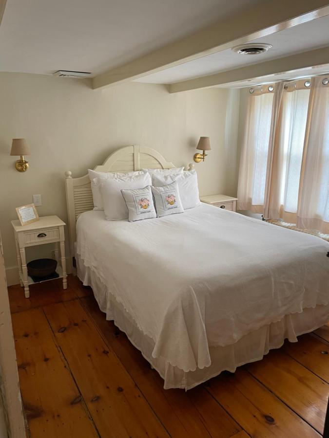 Cliff Lodge Нантакет Екстер'єр фото